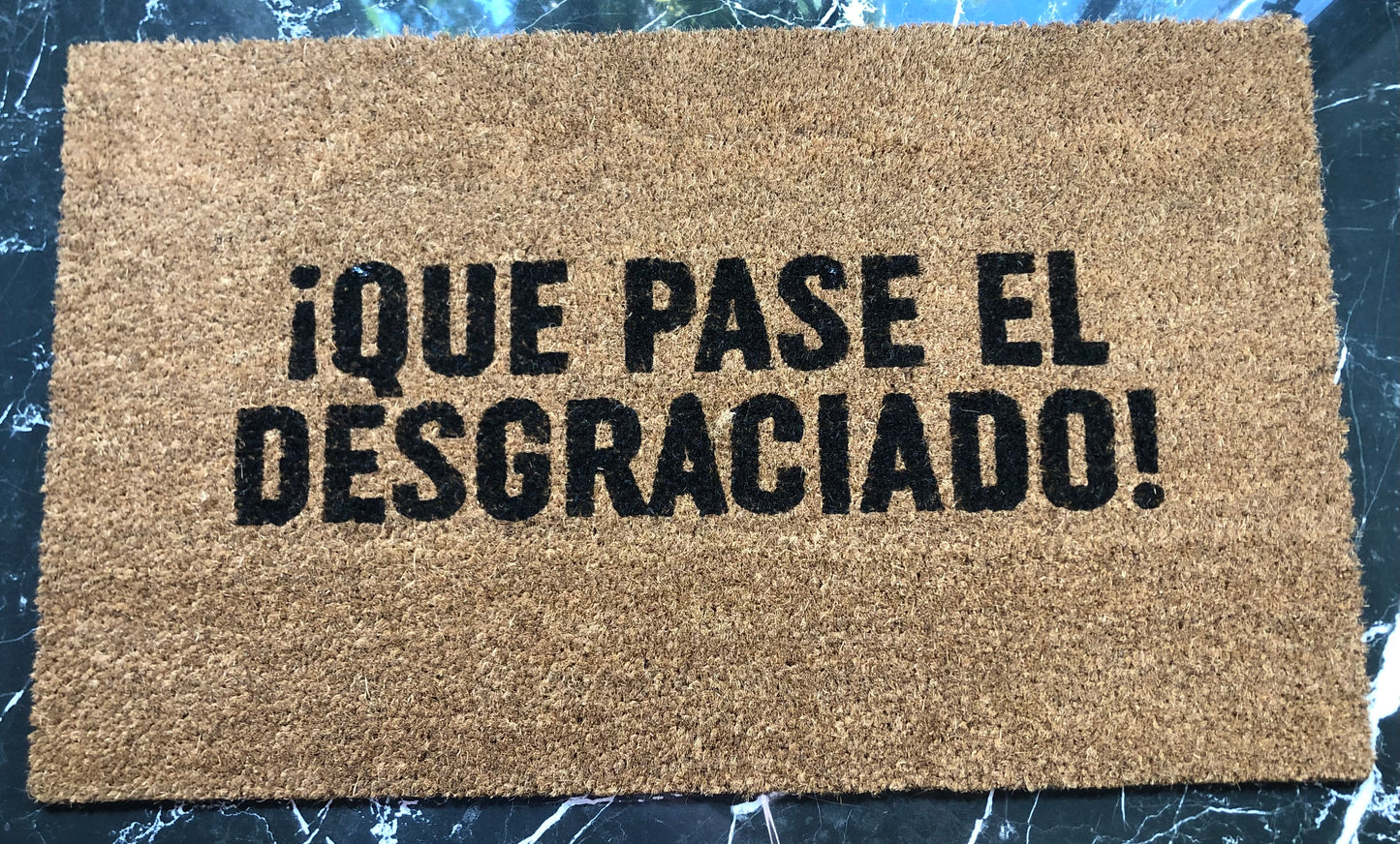 que pase el desgraciado