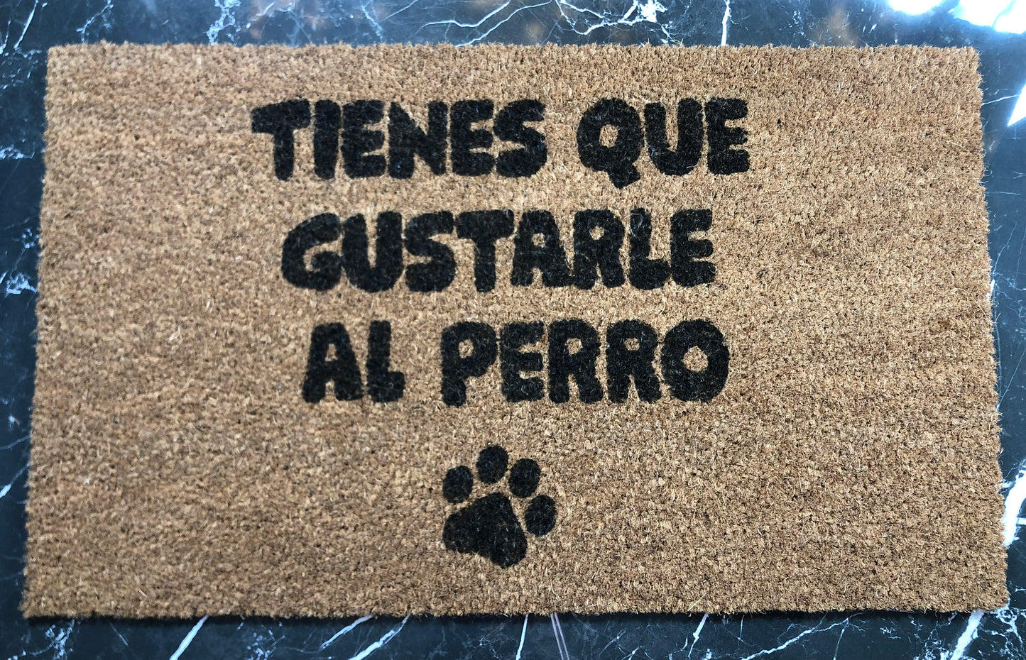 tienes que gustarle al perro