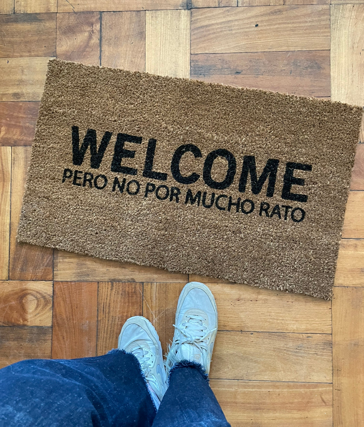 Felpa Welcome pero no por mucho rato