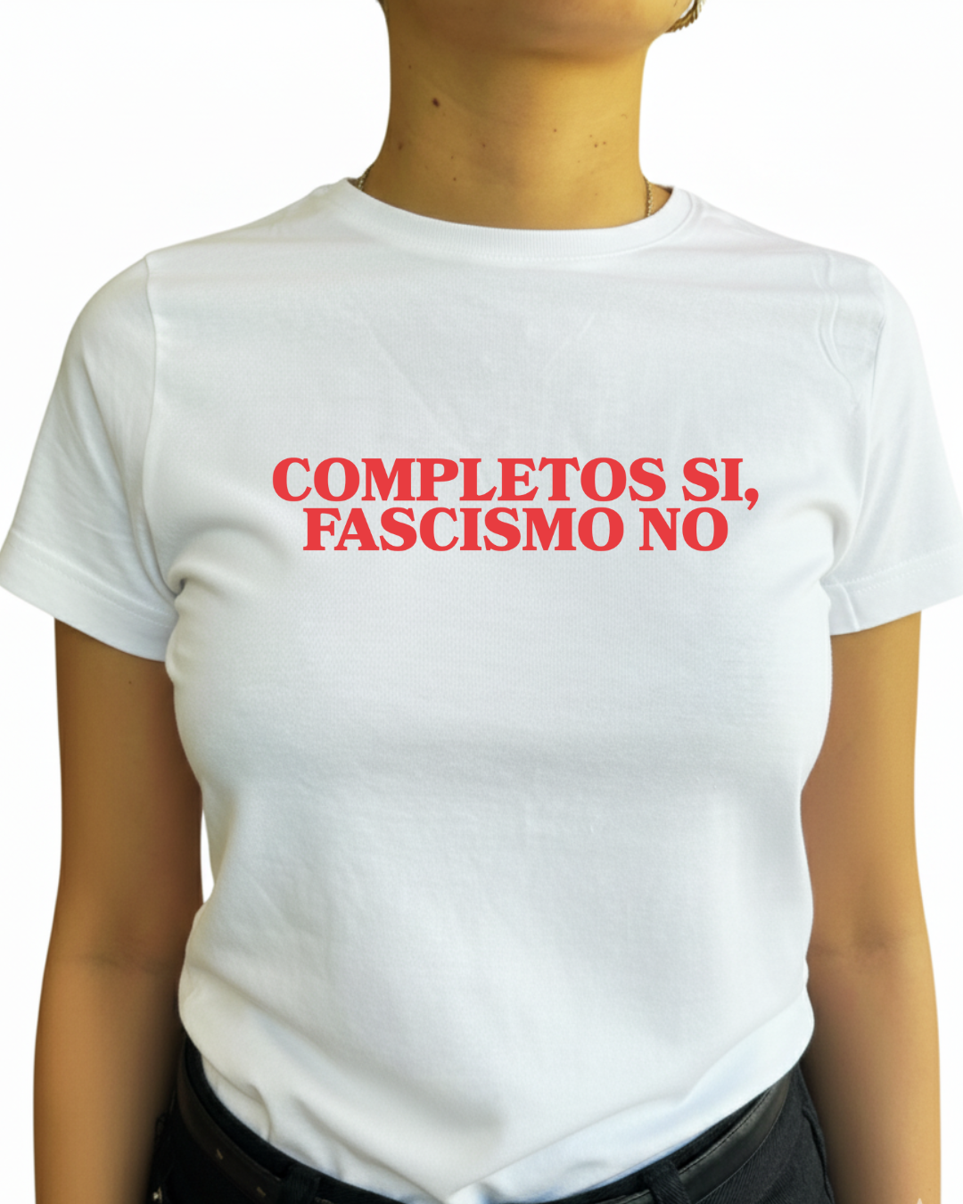 completos si , fascismo no