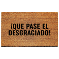 que pase el desgraciado